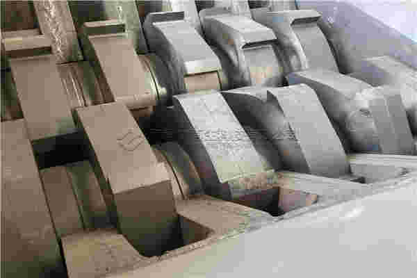 為什么撕碎機刀具的轉動方向不一樣？