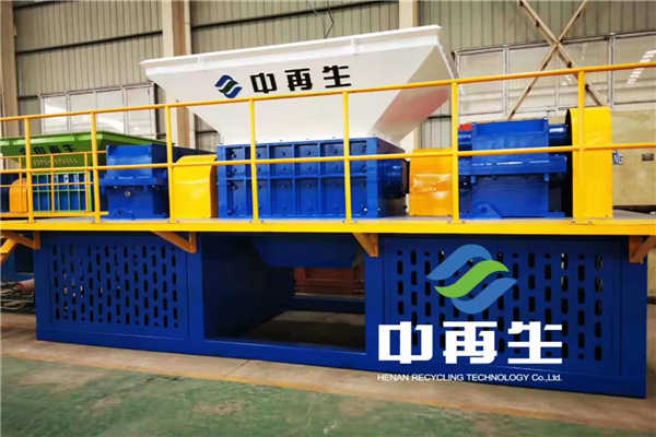 金屬撕碎機(jī)是根據(jù)對(duì)于廢舊金屬撕碎研制開(kāi)發(fā)的環(huán)保設(shè)備