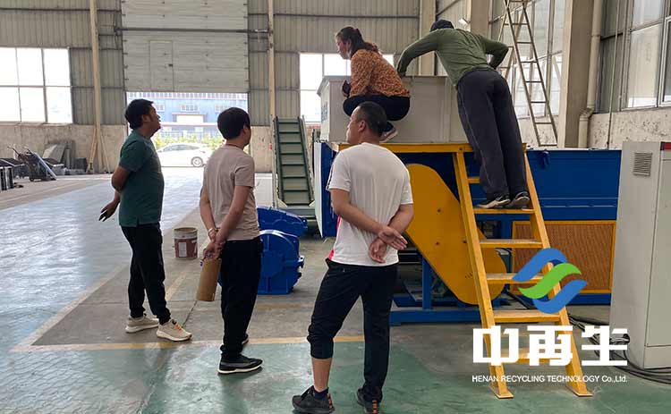 中再生科技是一家生產(chǎn)、研發(fā)、創(chuàng)新的雙軸撕碎機生產(chǎn)廠家