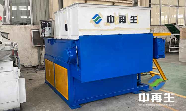 撕碎機(jī)為廢料預(yù)處理設(shè)備，打開了一個(gè)新的篇章